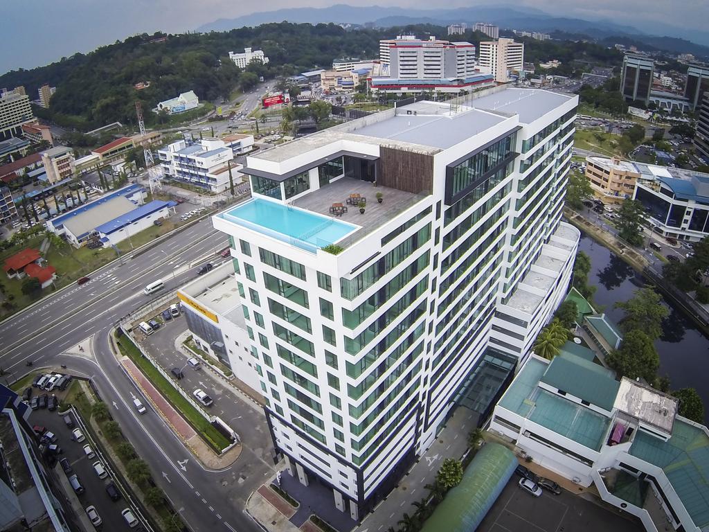 Sky Hotel Kota Kinabalu Dış mekan fotoğraf