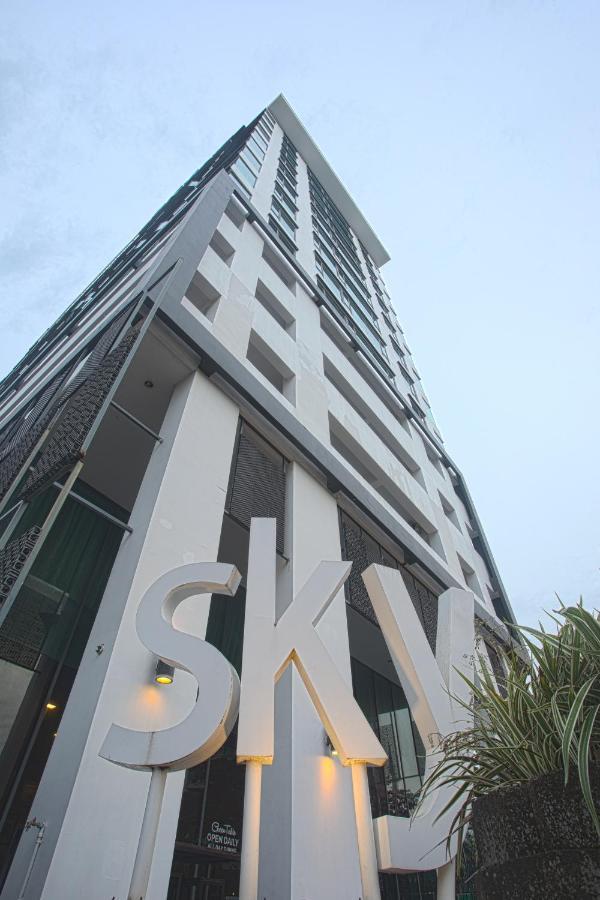 Sky Hotel Kota Kinabalu Dış mekan fotoğraf