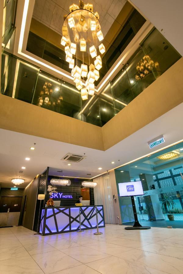 Sky Hotel Kota Kinabalu Dış mekan fotoğraf