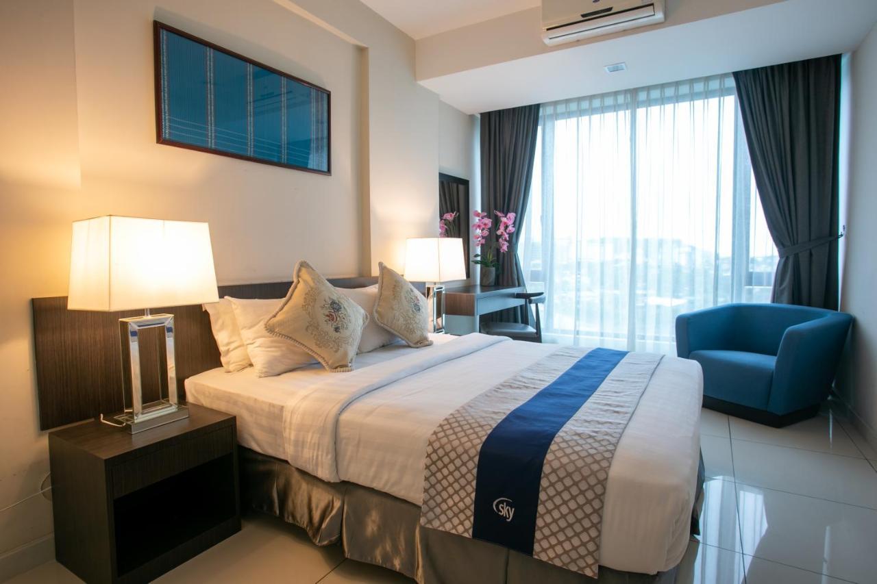 Sky Hotel Kota Kinabalu Dış mekan fotoğraf
