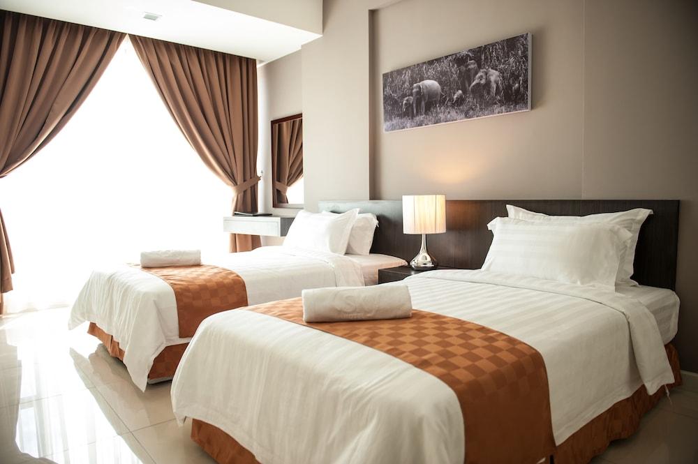 Sky Hotel Kota Kinabalu Dış mekan fotoğraf