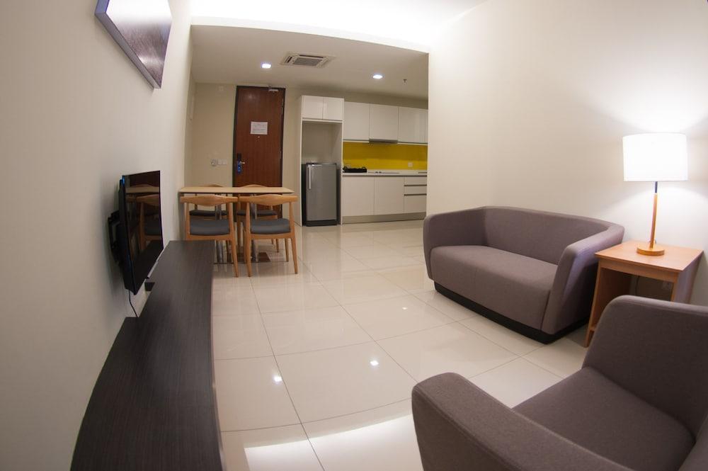 Sky Hotel Kota Kinabalu Dış mekan fotoğraf